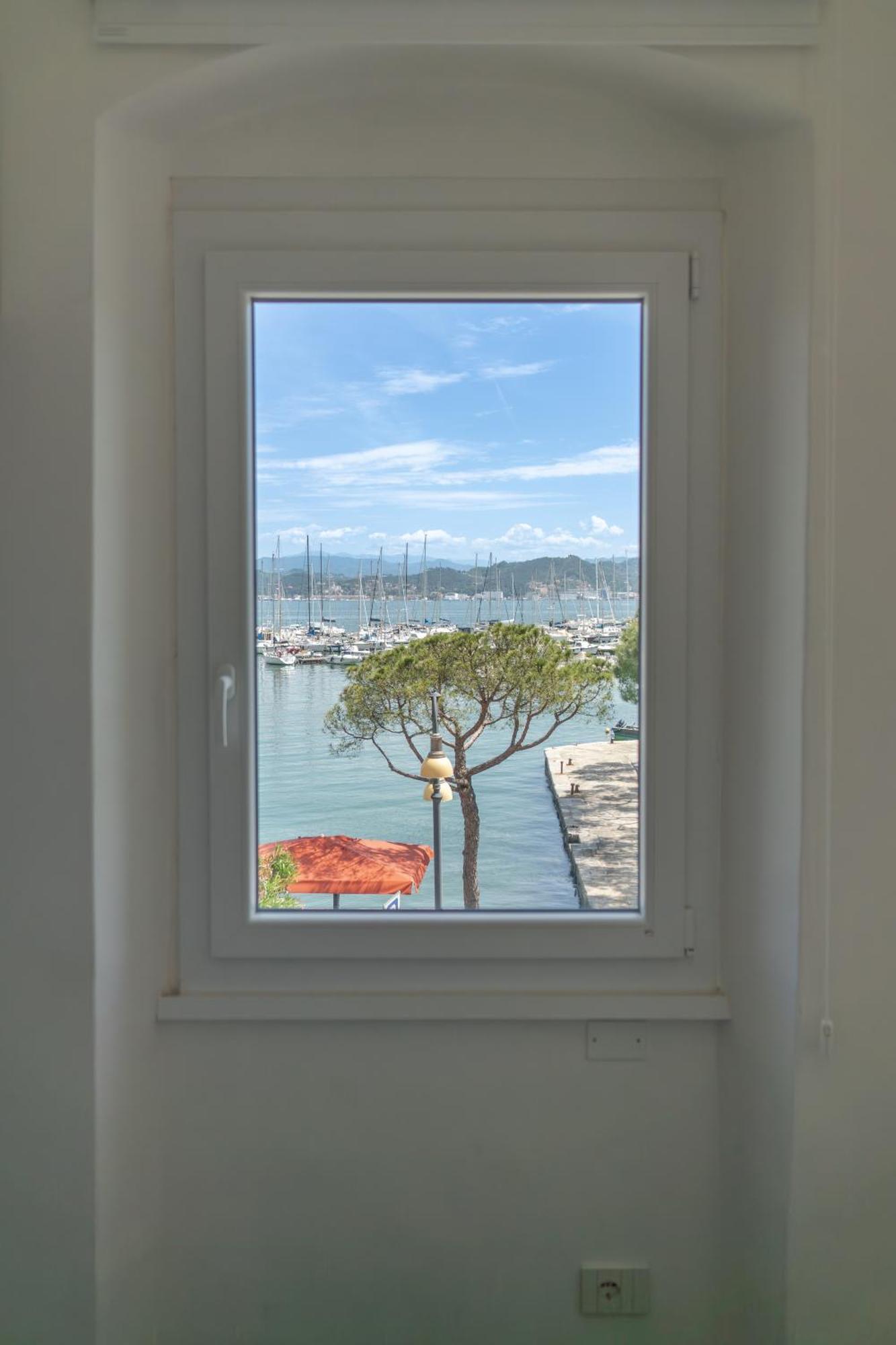 About Italy Holiday Rooms And Apartments Porto Venere Exterior photo